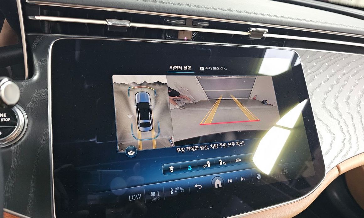 Mercedes-Benz E-Class 2024