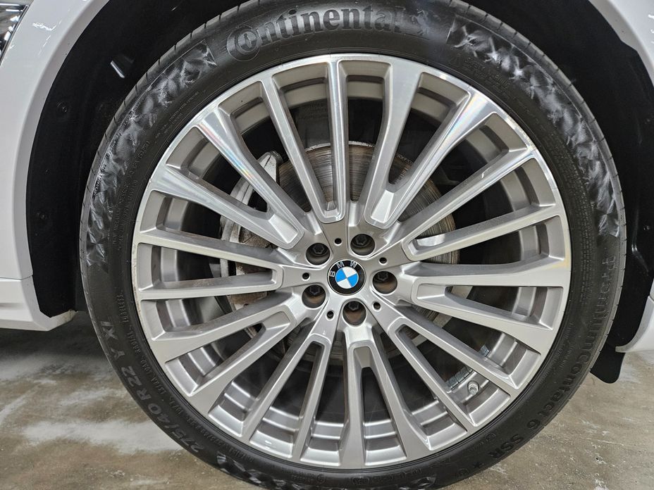 BMW X7 2021