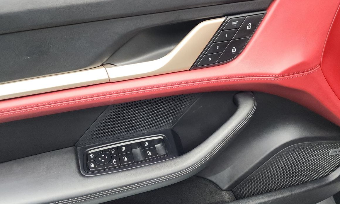 Porsche Taycan 2022