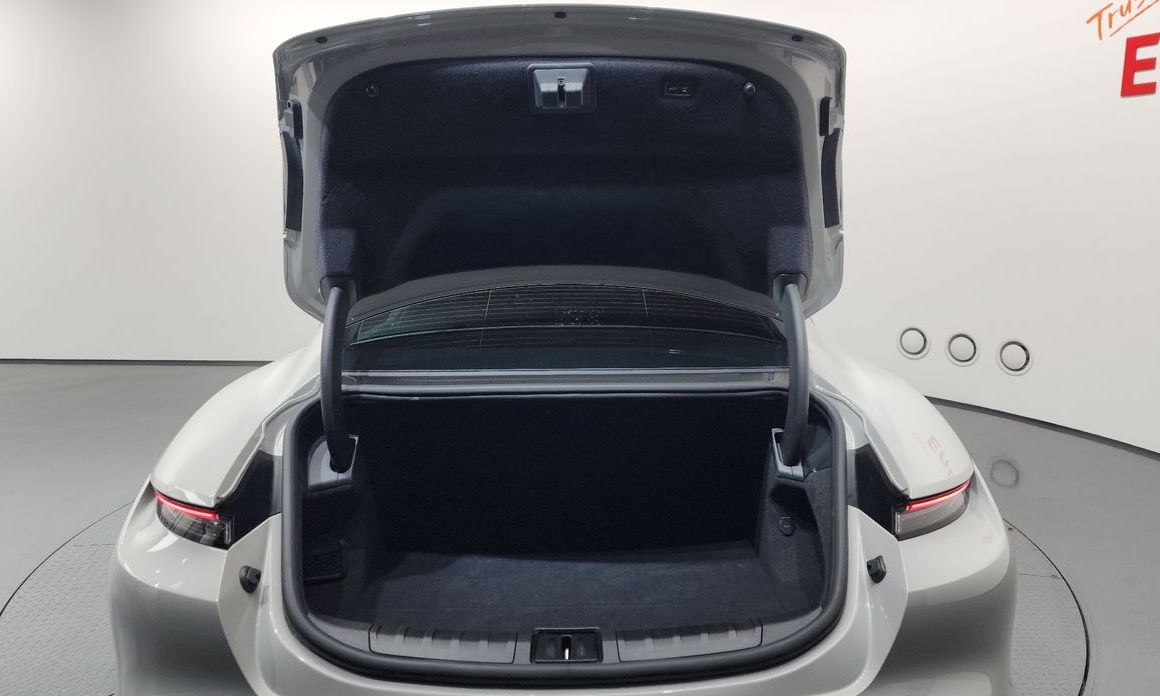 Porsche Taycan 2022