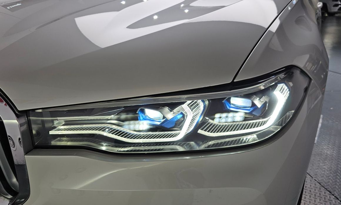 BMW X7 2021