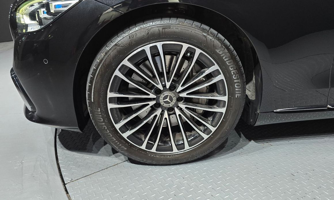 Mercedes-Benz S-Class 2025