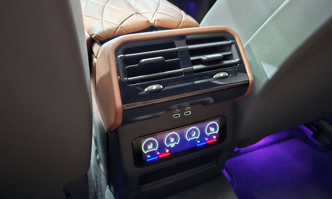 BMW 5-Series 2024