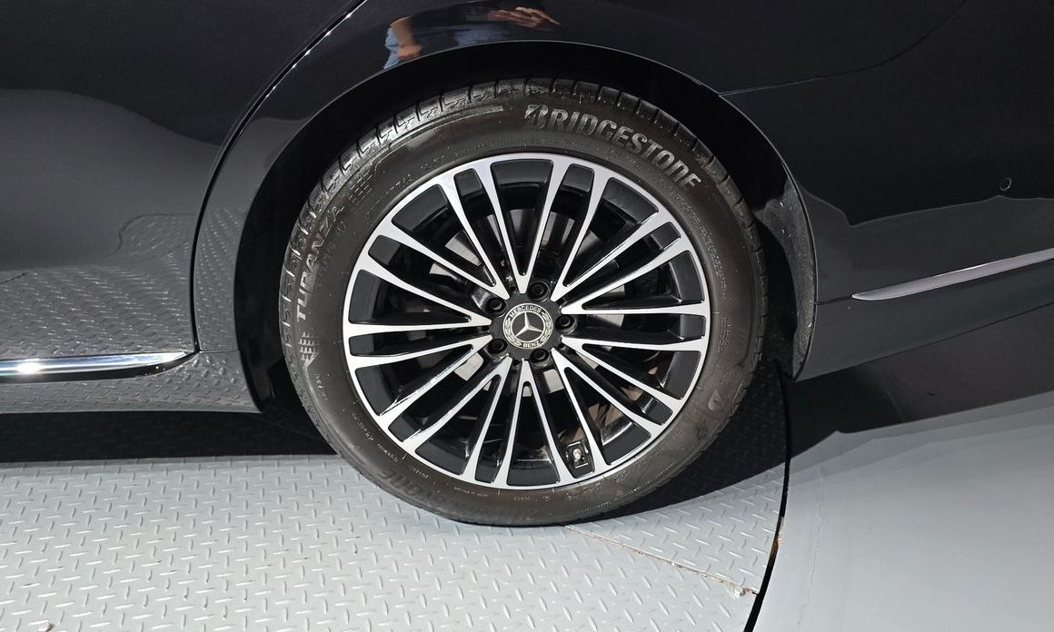 Mercedes-Benz S-Class 2025