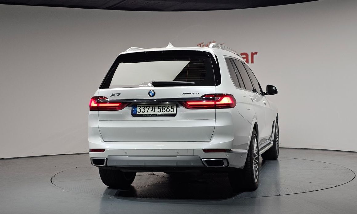 BMW X7 2021