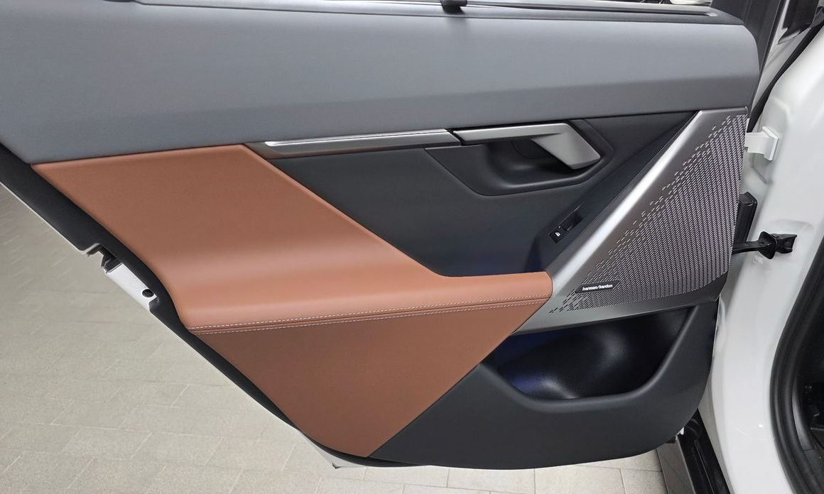 BMW 5-Series 2024