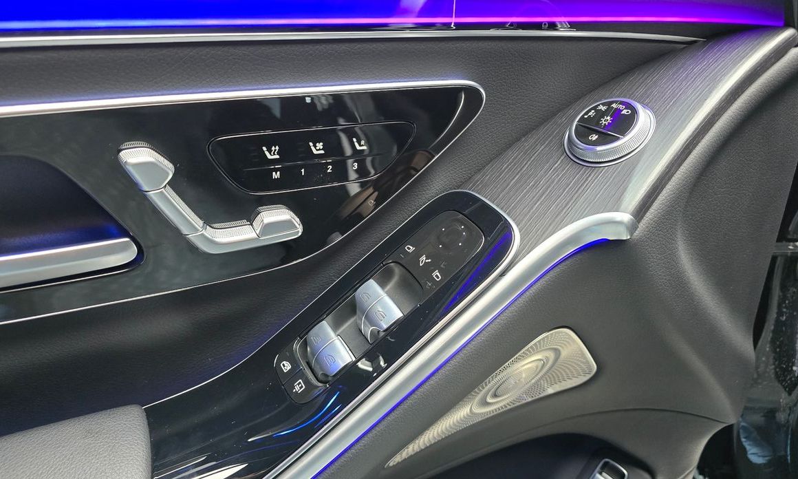 Mercedes-Benz S-Class 2025