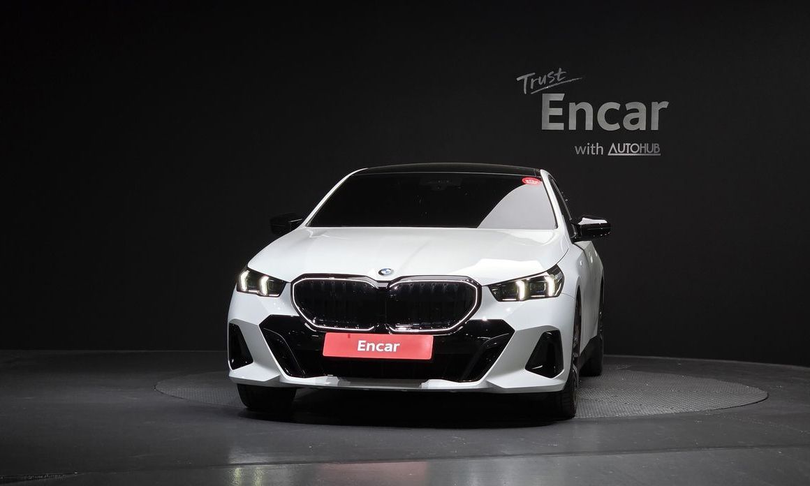 BMW 5-Series 2024