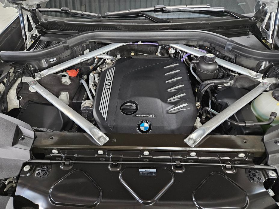 BMW X7 2021