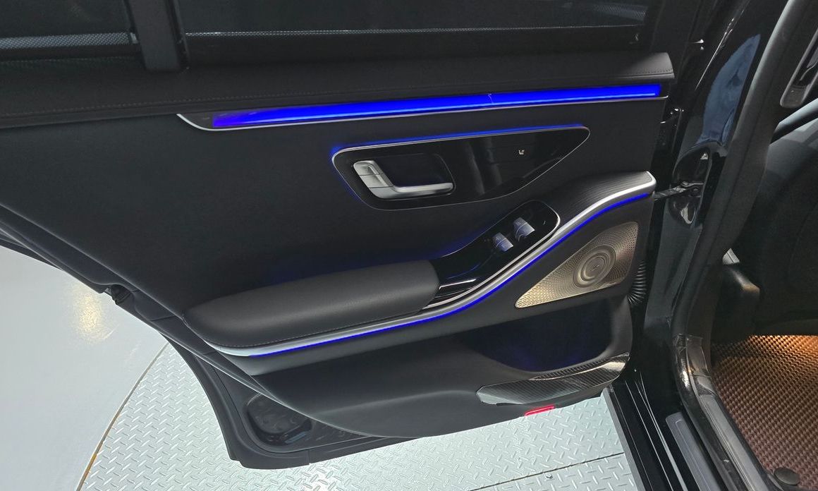Mercedes-Benz S-Class 2025