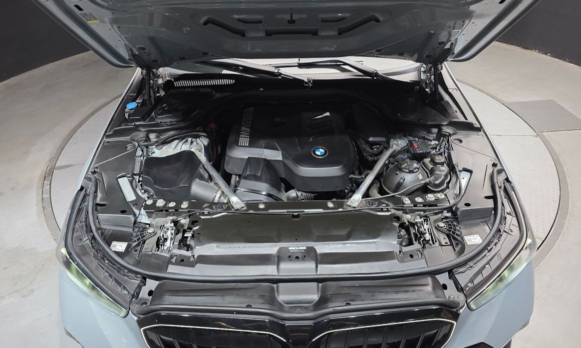 BMW 5-Series 2024
