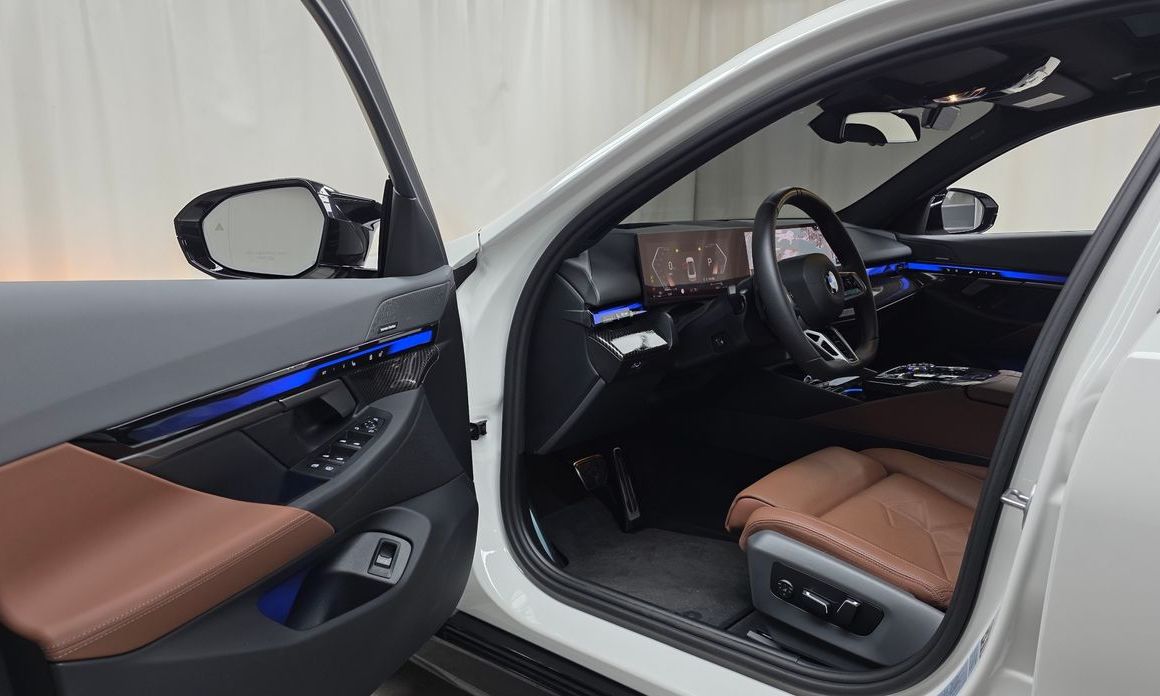 BMW 5-Series 2024