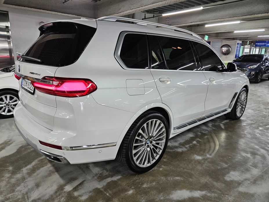 BMW X7 2021