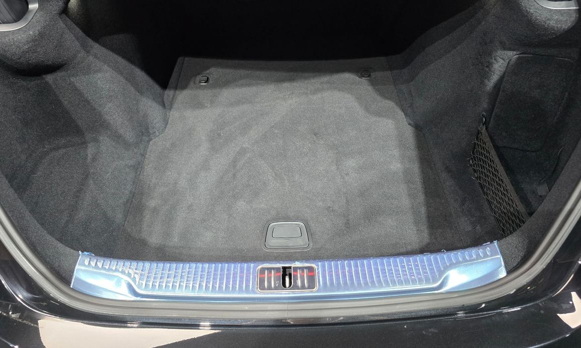 Mercedes-Benz S-Class 2025