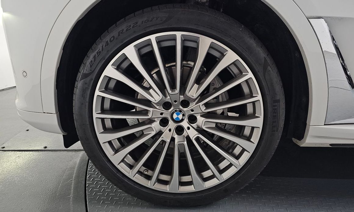 BMW X7 2021