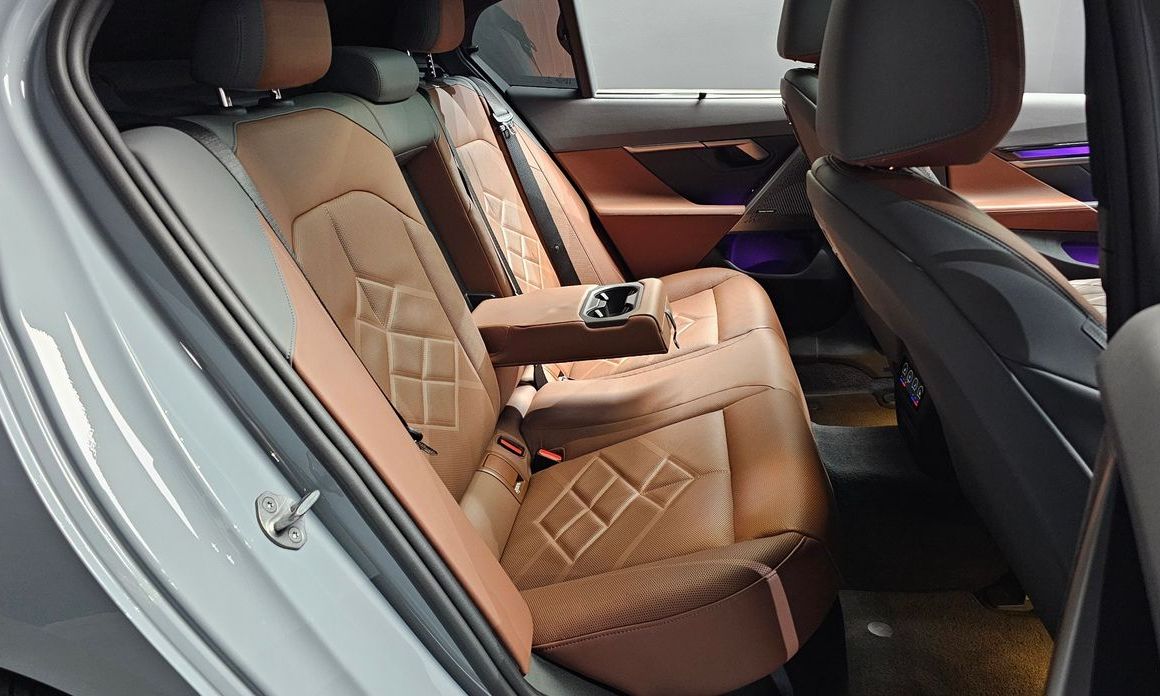 BMW 5-Series 2024