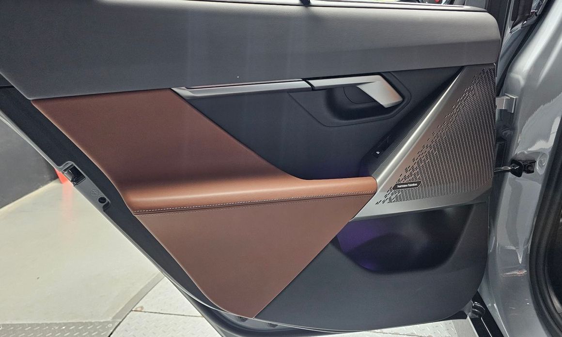 BMW 5-Series 2024