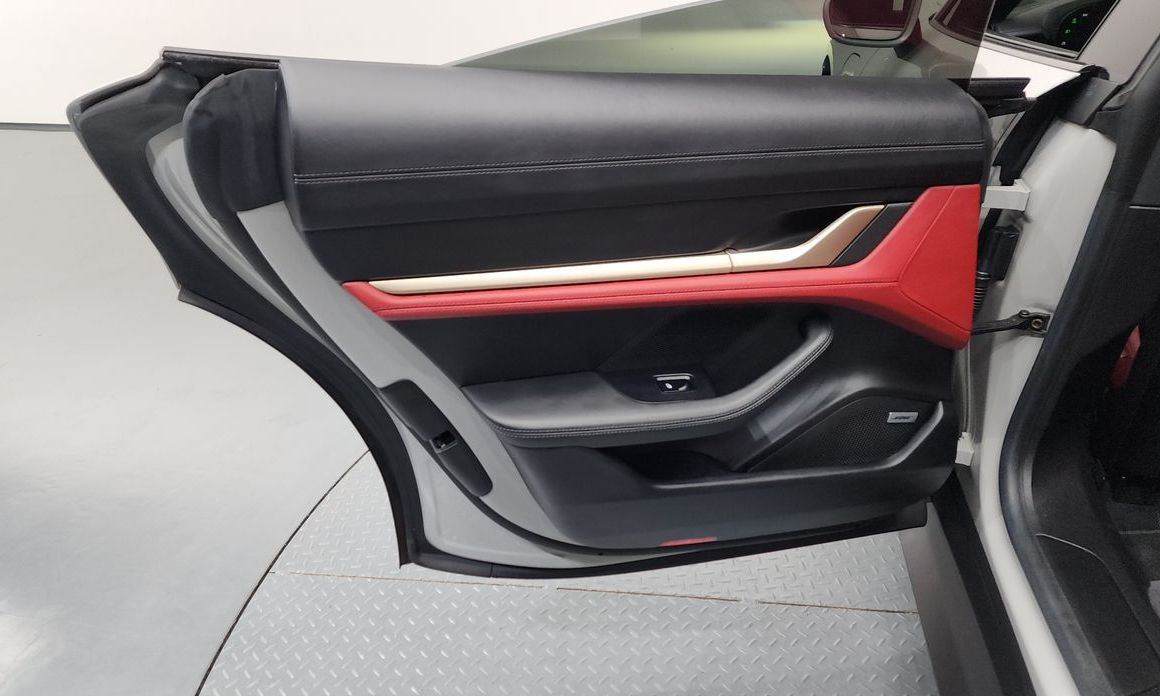 Porsche Taycan 2022