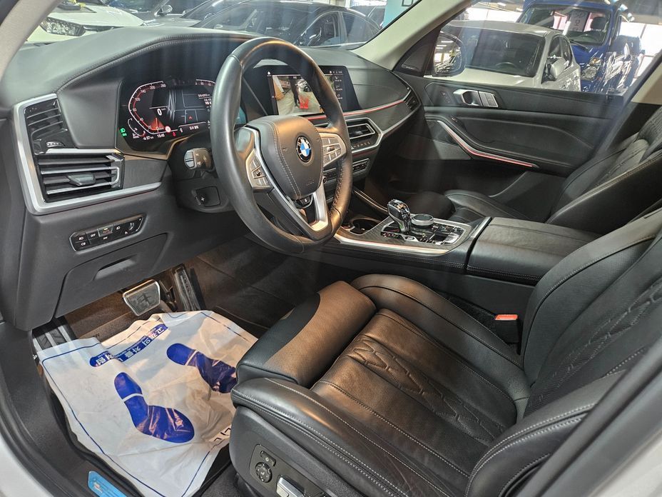 BMW X7 2021