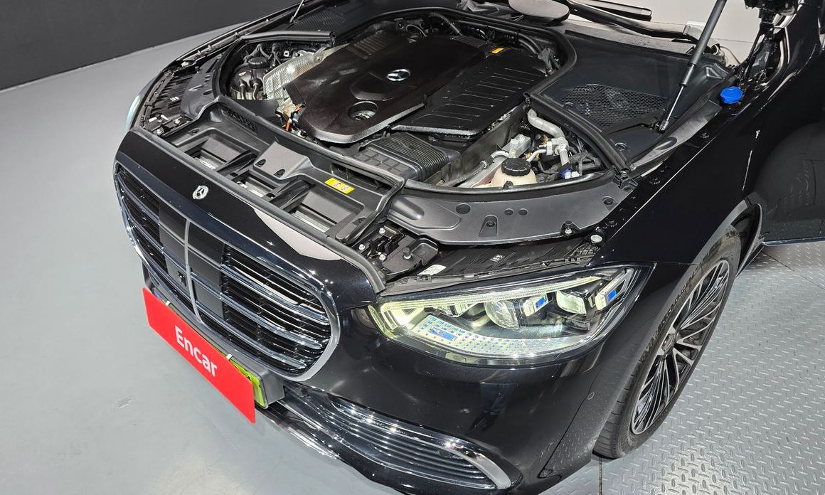 Mercedes-Benz S-Class 2025