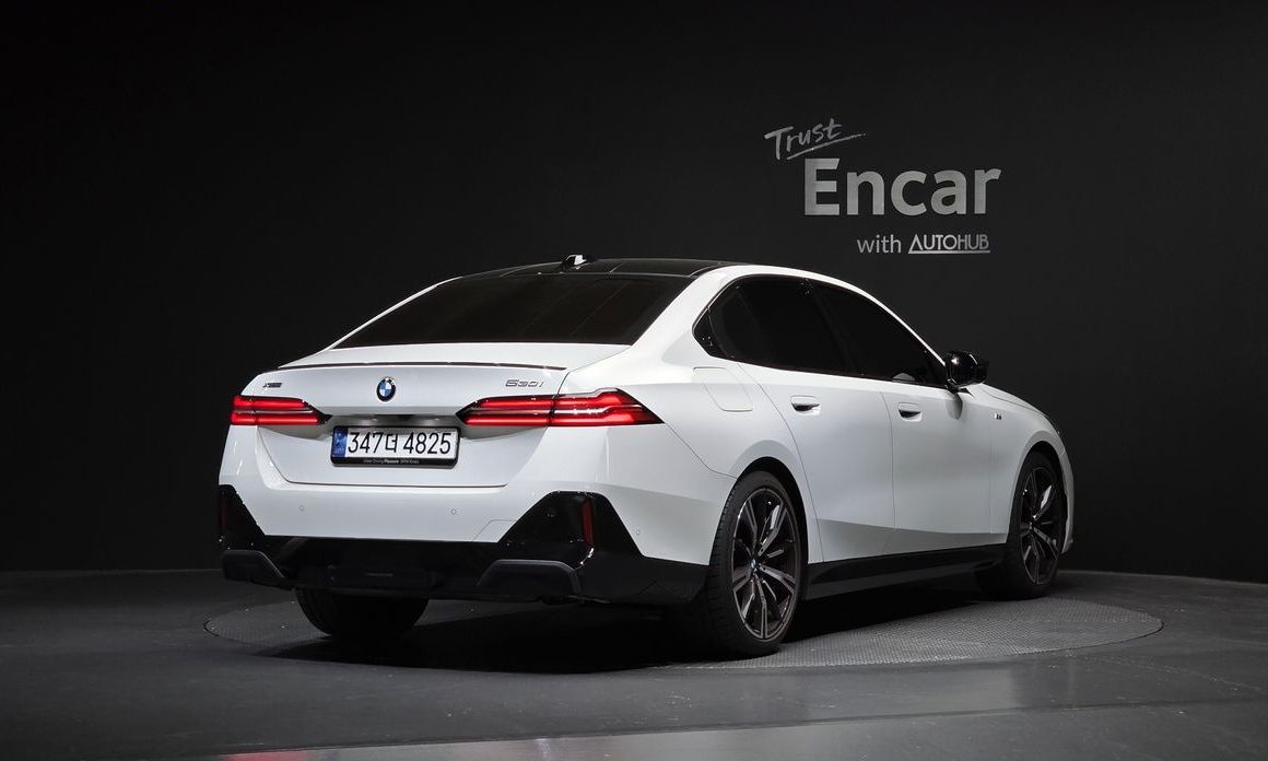 BMW 5-Series 2024