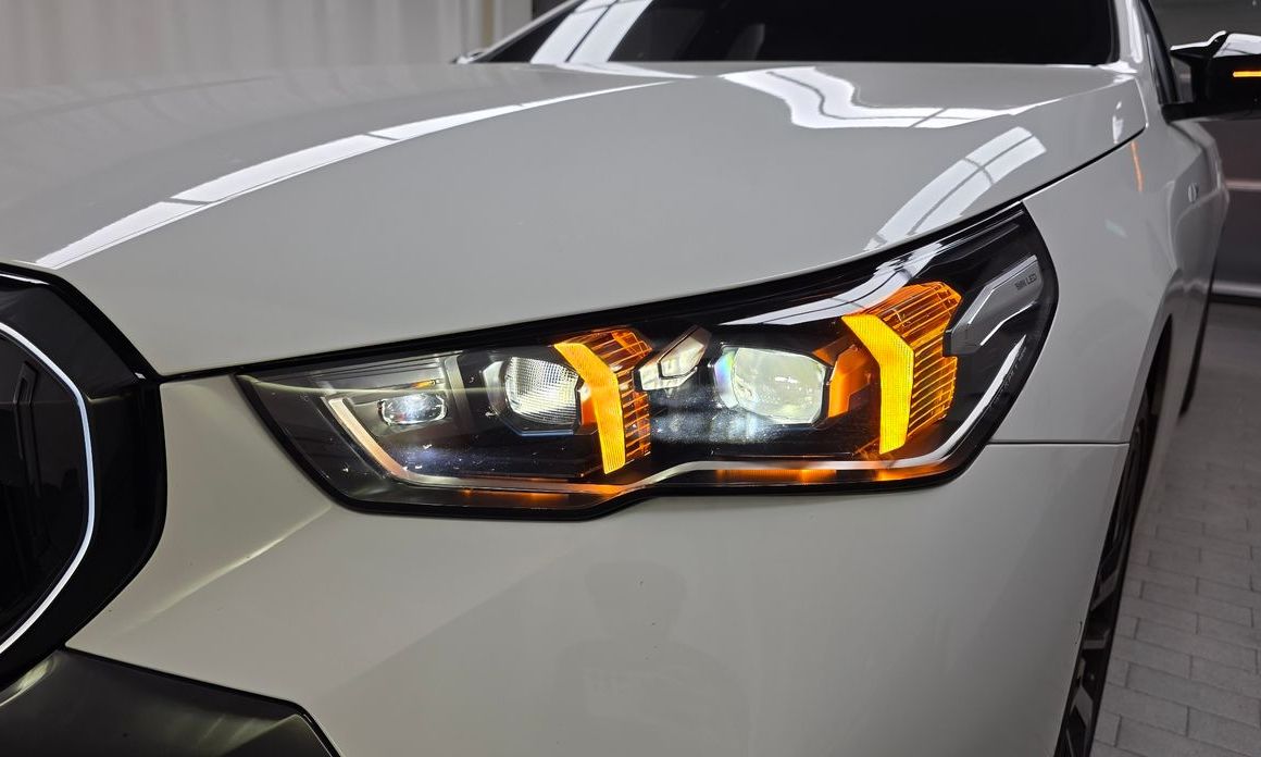BMW 5-Series 2024