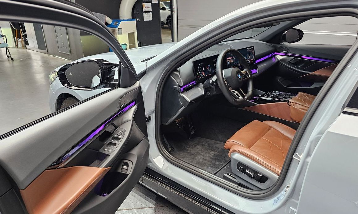 BMW 5-Series 2024