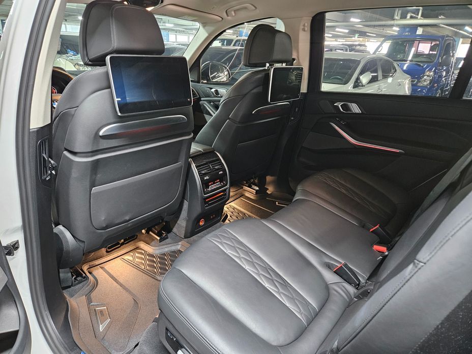 BMW X7 2021
