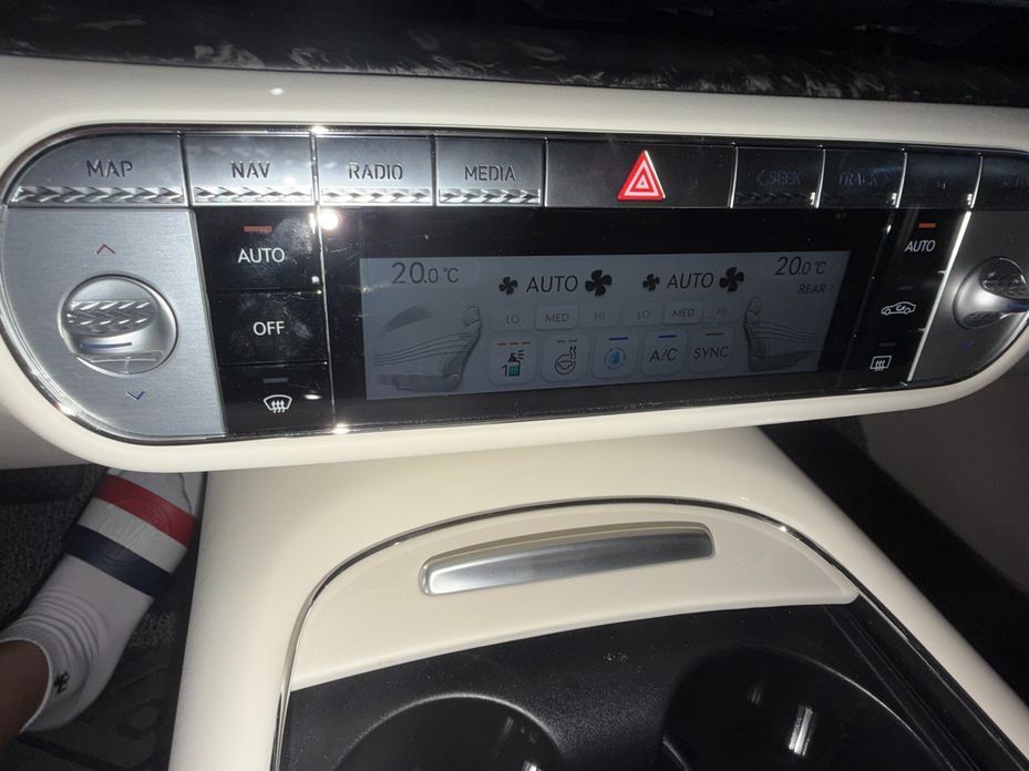 Genesis G90 2023