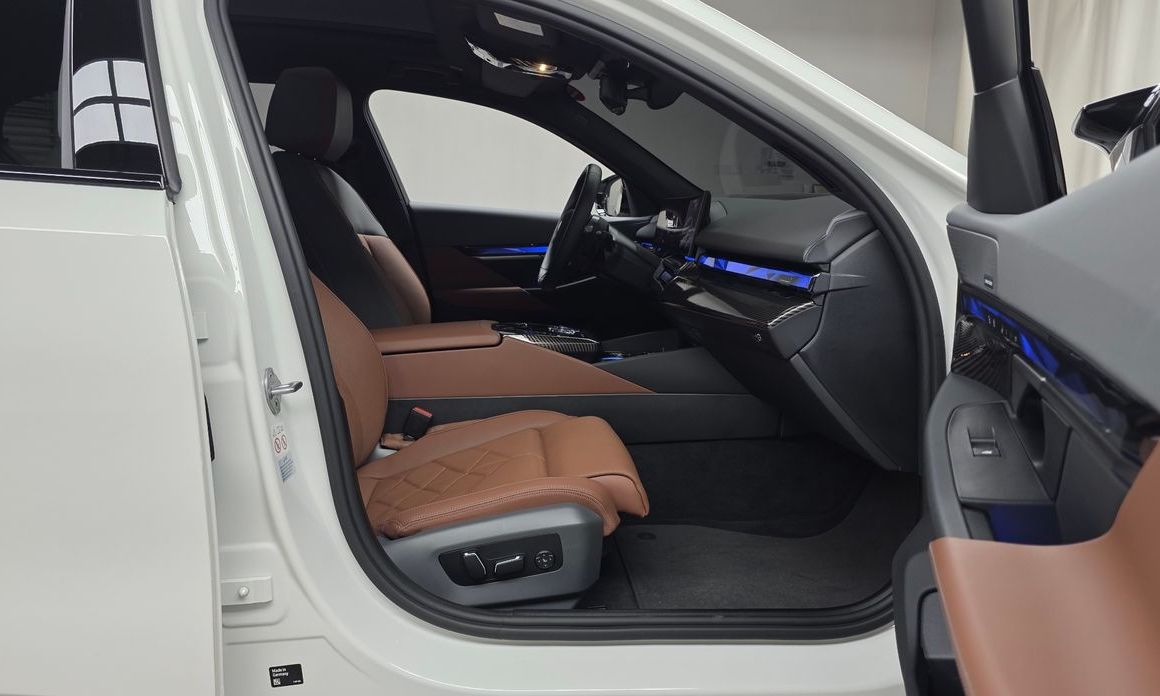 BMW 5-Series 2024