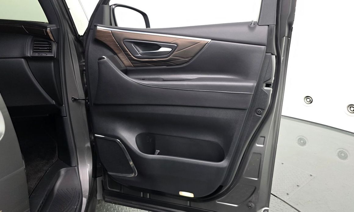 Toyota Alphard 2025