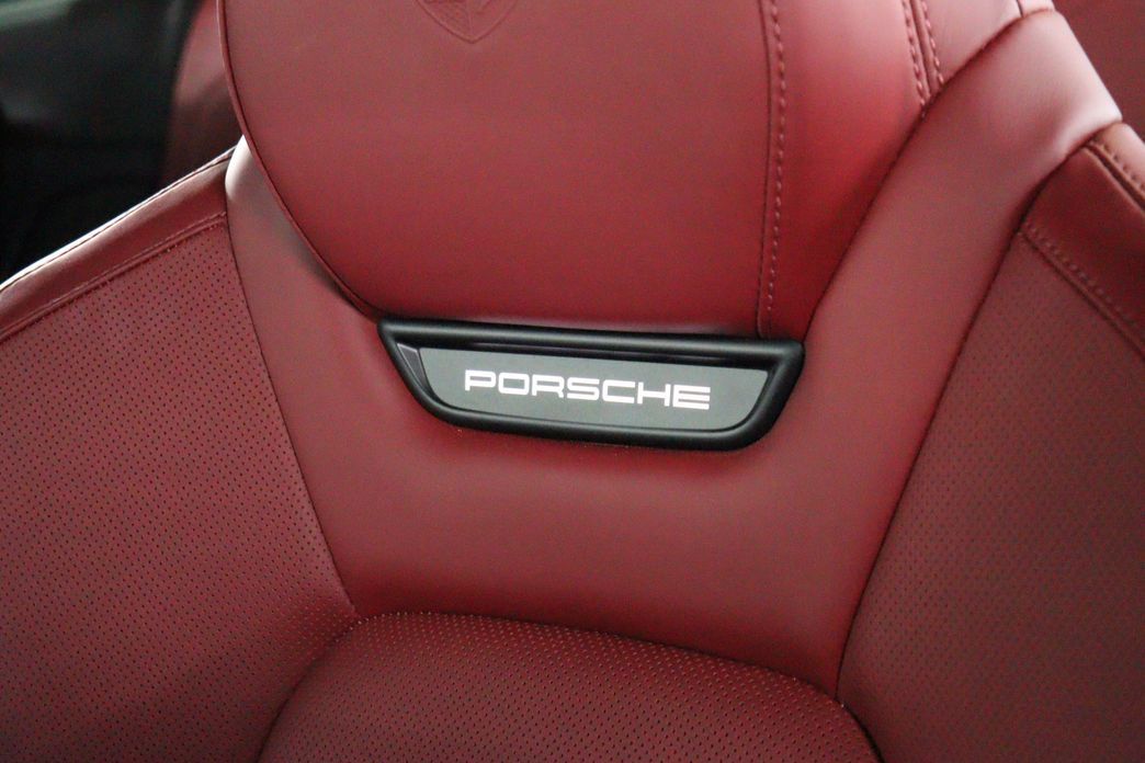 Porsche Macan 2025