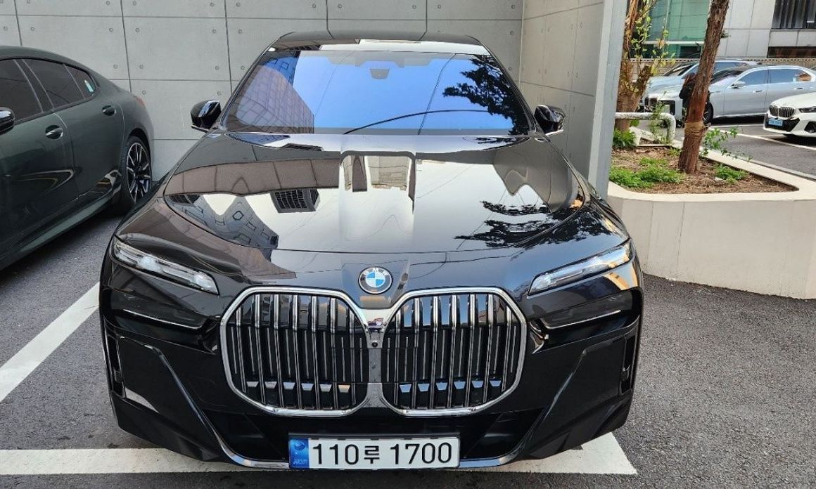 BMW 7-Series 2025