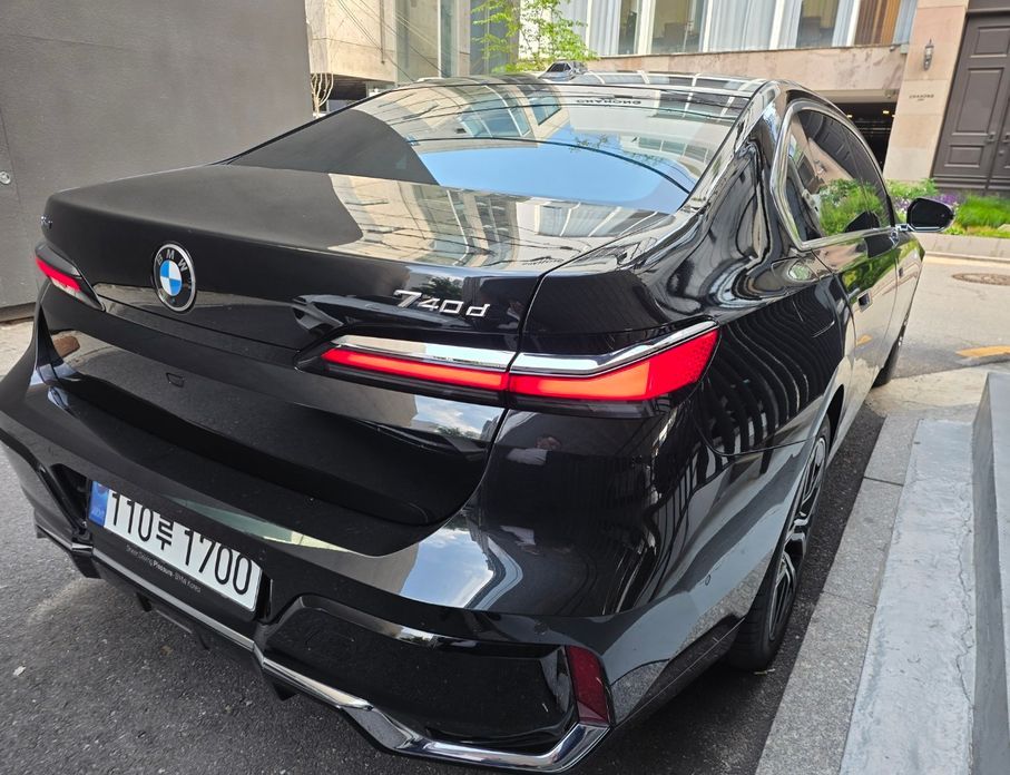 BMW 7-Series 2025