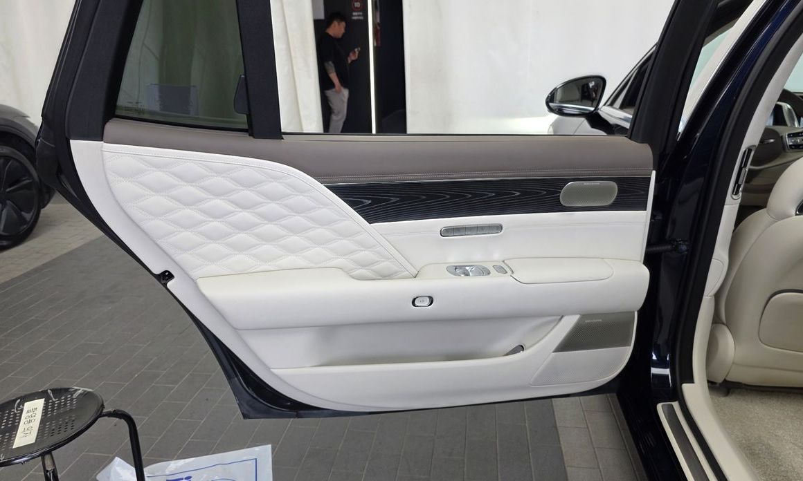 Genesis G90 2023