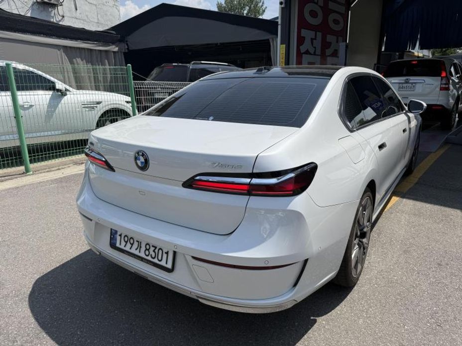 BMW 7-Series 2023