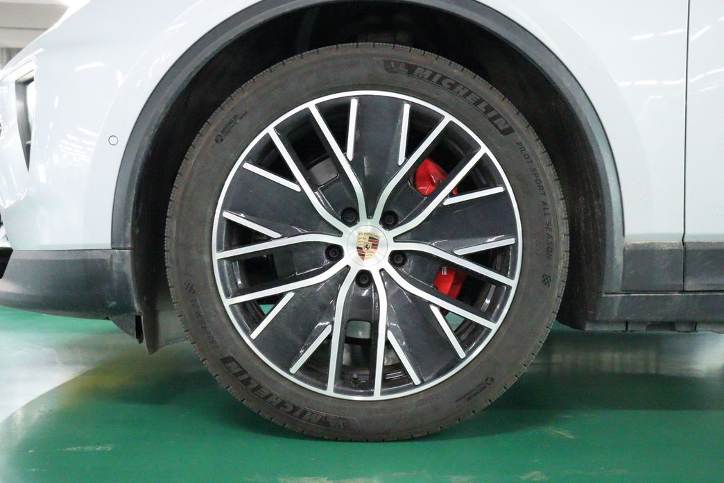 Porsche Macan 2025