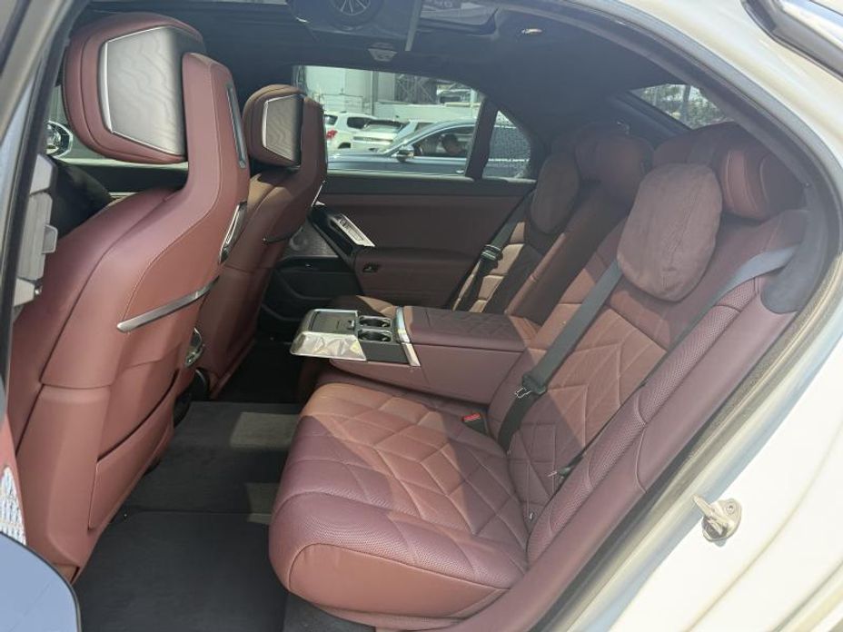 BMW 7-Series 2023