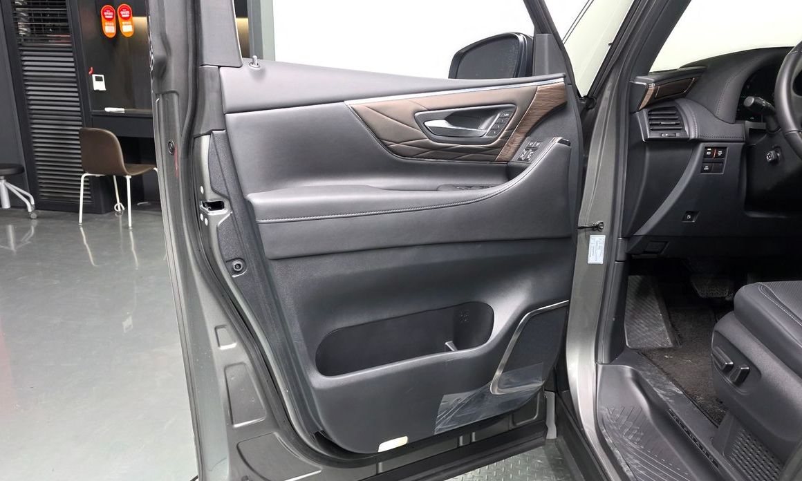 Toyota Alphard 2025