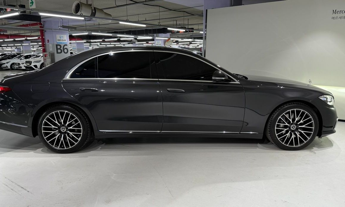 Mercedes-Benz S-Class 2025