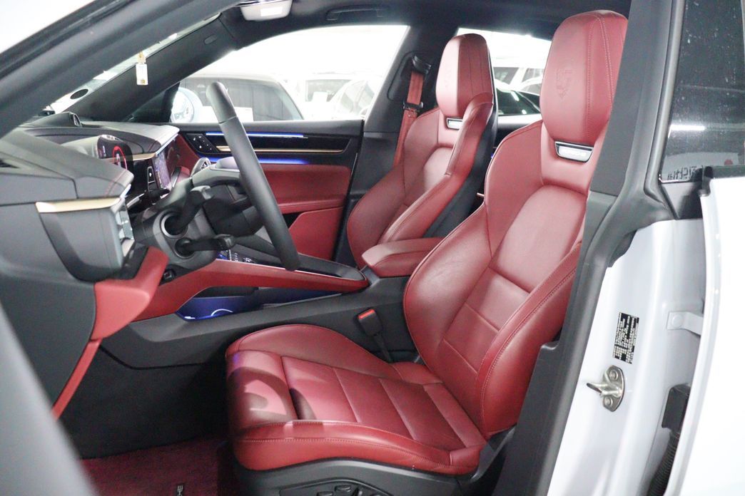 Porsche Macan 2025