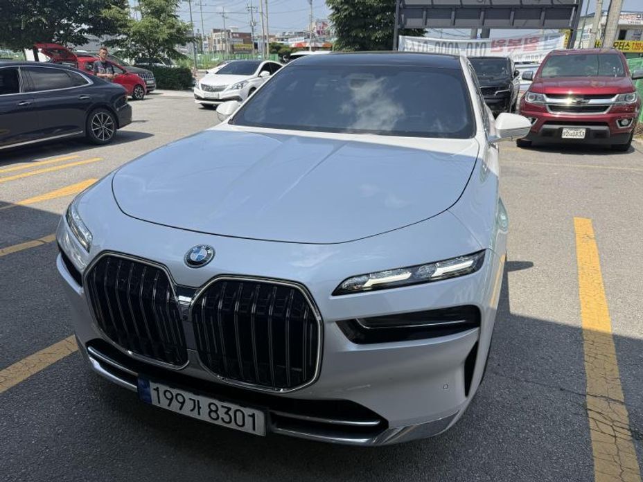 BMW 7-Series 2023