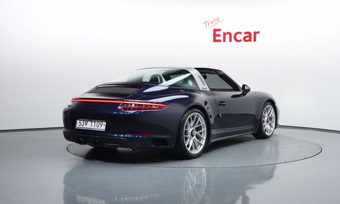 Porsche 911 2019