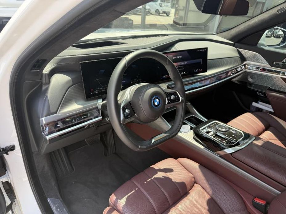 BMW 7-Series 2023
