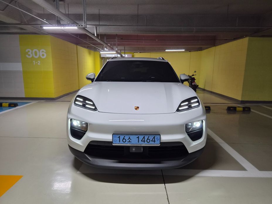 Porsche Macan 2025