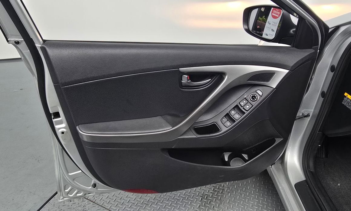 Hyundai AVANTE 2013