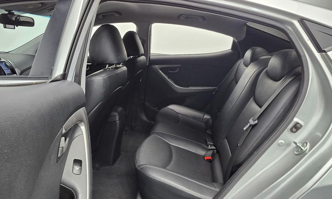 Hyundai AVANTE 2013