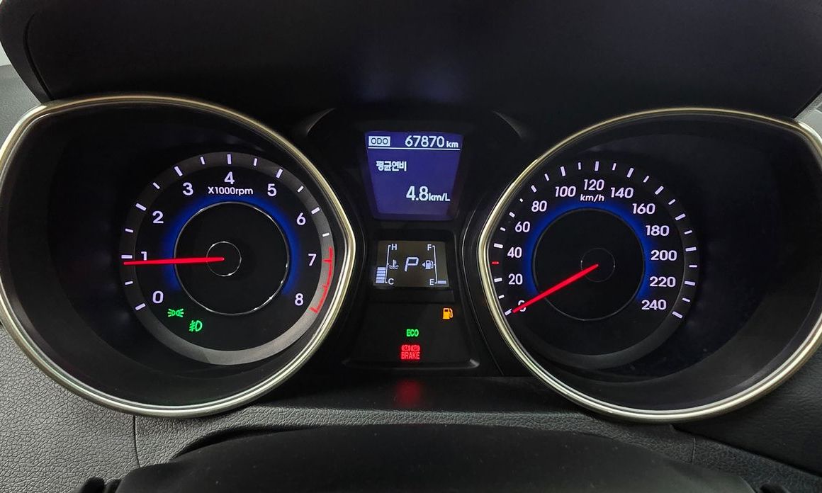 Hyundai AVANTE 2013