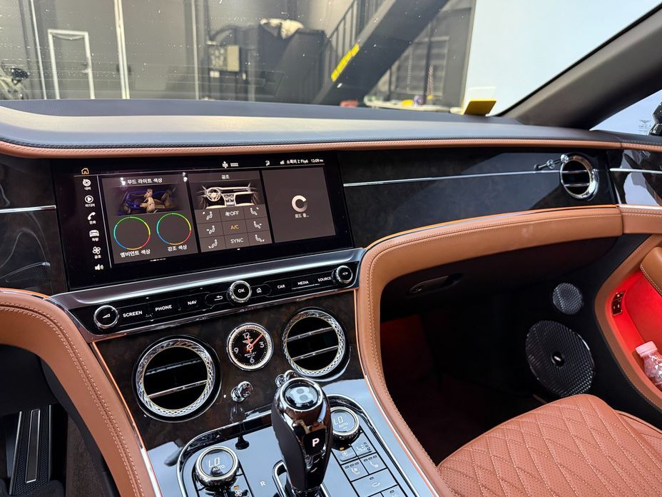 Bentley Continental 2021