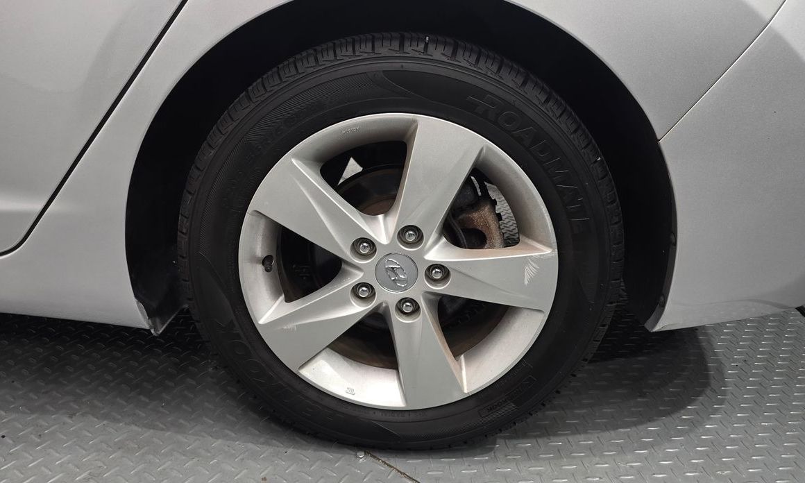 Hyundai AVANTE 2013